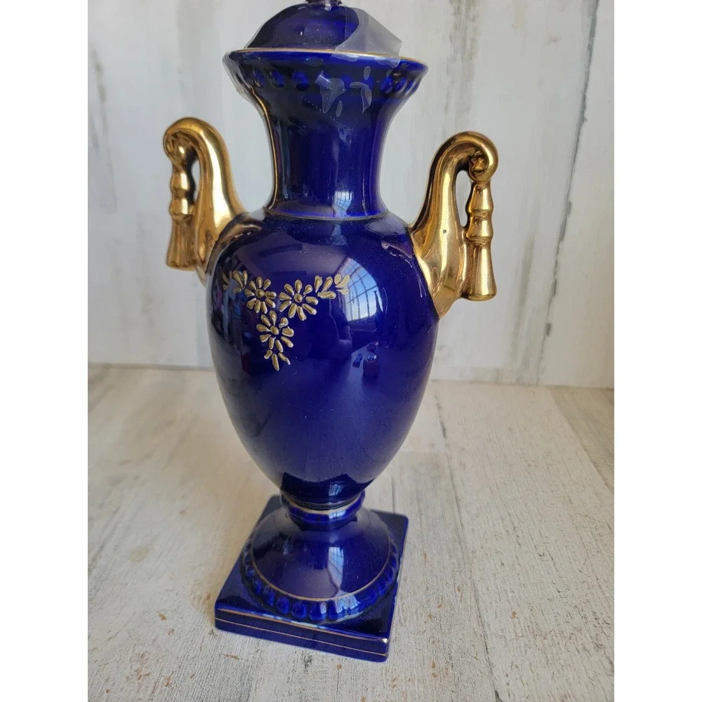 Vintage‎ Cobalt blue Scenic Victorian couple vase bagpipe lidded unique home - Picture 9 of 11